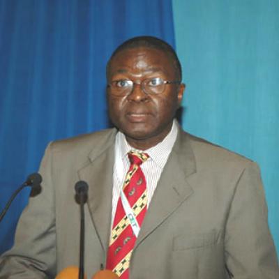 M Peter Akari Reprsentant De La Facilit Africaine De Leau Bad
