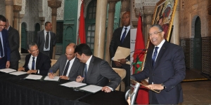 L’ONEE ET LA RÉGION DE CASABLANCA-SETTAT SIGNENT UNE IMPORTANTE CONVENTION DE PARTENARIAT D’UN COÛT GLOBAL D’ENVIRON 44 MILLIONS D’EUROS PERMETTANT DE PORTER LE TAUX D’ACCÈS À L’EAU POTABLE EN MILIEU RURAL À 99% DANS LA RÉGION À FIN 2023