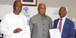 RURAL HYDRAULICS: SENEGALAISE DES EAUX RURALES (SDER) SIGNED WITH OFFICE DES FORAGES RURAUX TWO CONTRACTS FOR THE MANAGEMENT OF THE PUBLIC WATER SERVICE DELEGATION OF THE NORTHERN ZONE LOUGA AND SAINT LOUIS / MATAM